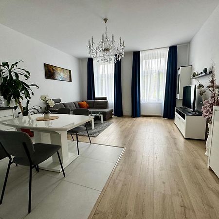 Top Class Apartments In Carlsbad การ์โลวีวารี ภายนอก รูปภาพ