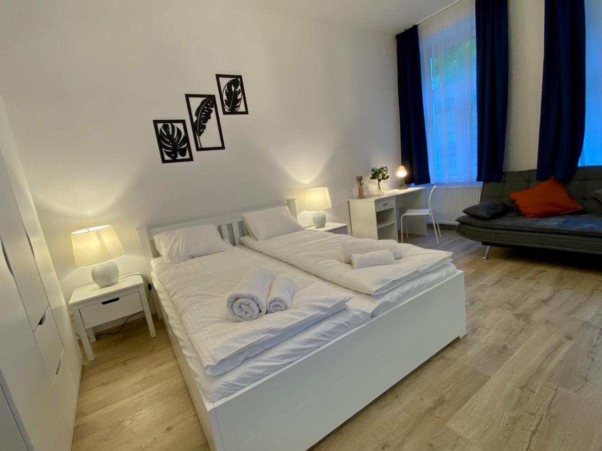 Top Class Apartments In Carlsbad การ์โลวีวารี ภายนอก รูปภาพ