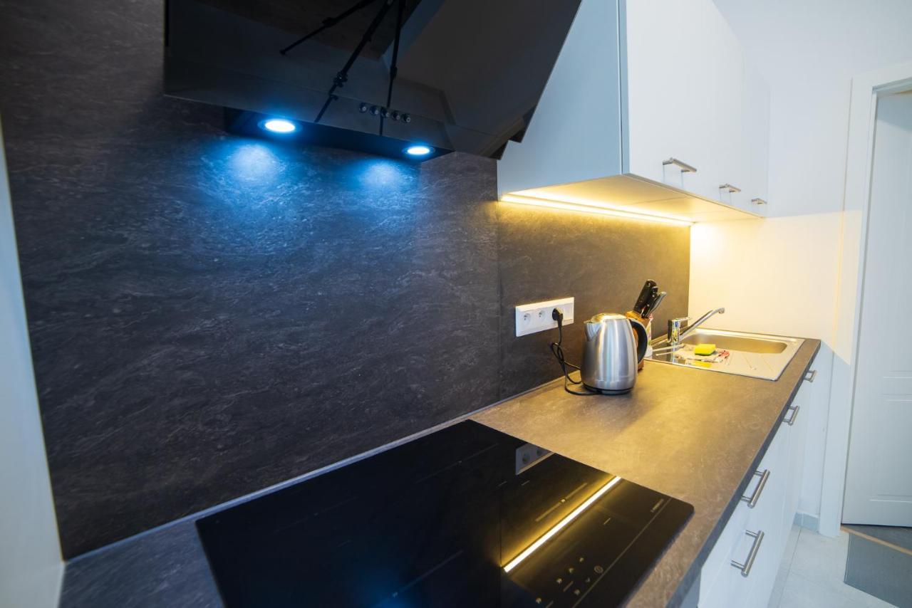 Top Class Apartments In Carlsbad การ์โลวีวารี ภายนอก รูปภาพ