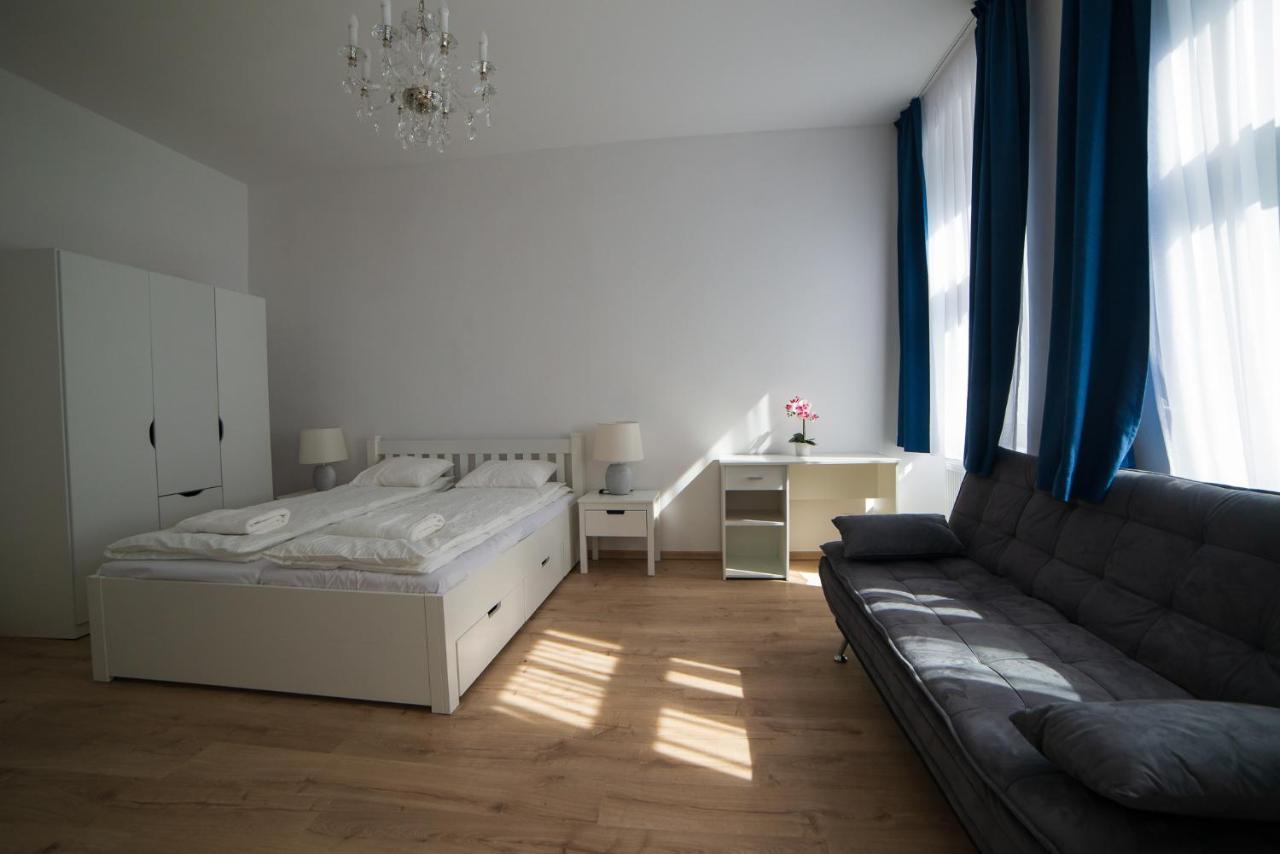 Top Class Apartments In Carlsbad การ์โลวีวารี ภายนอก รูปภาพ