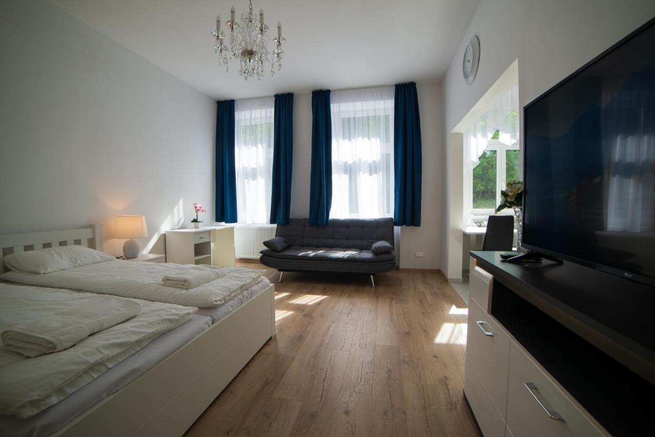Top Class Apartments In Carlsbad การ์โลวีวารี ภายนอก รูปภาพ