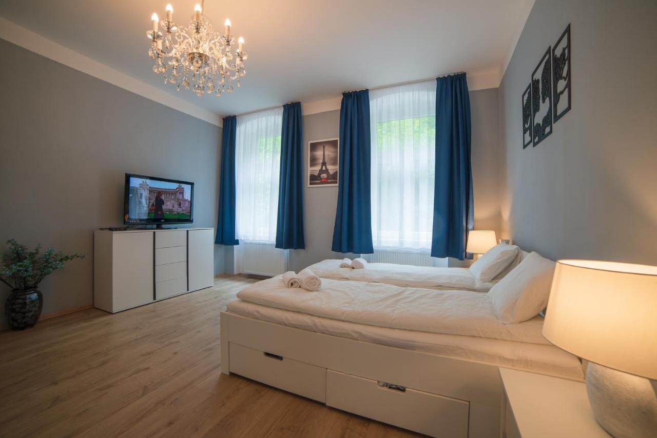 Top Class Apartments In Carlsbad การ์โลวีวารี ภายนอก รูปภาพ
