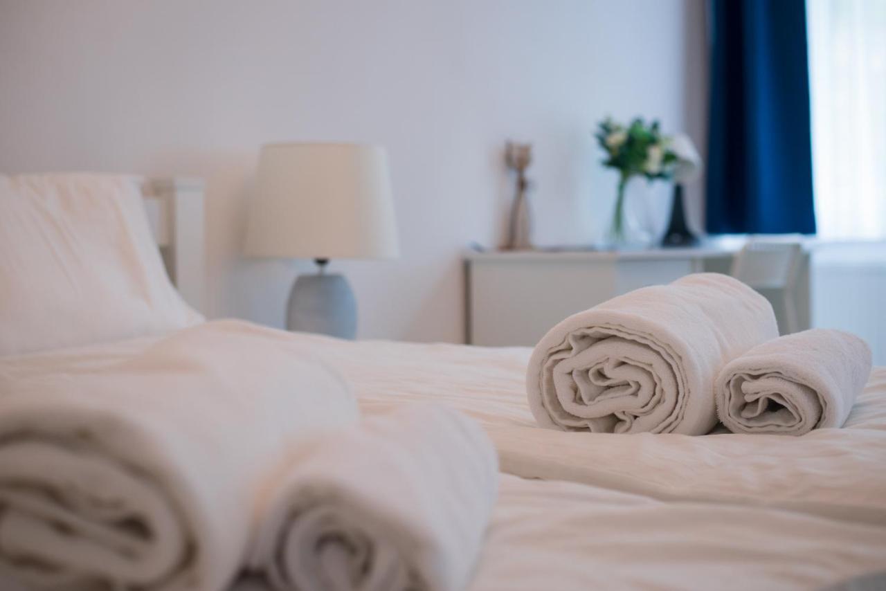 Top Class Apartments In Carlsbad การ์โลวีวารี ภายนอก รูปภาพ