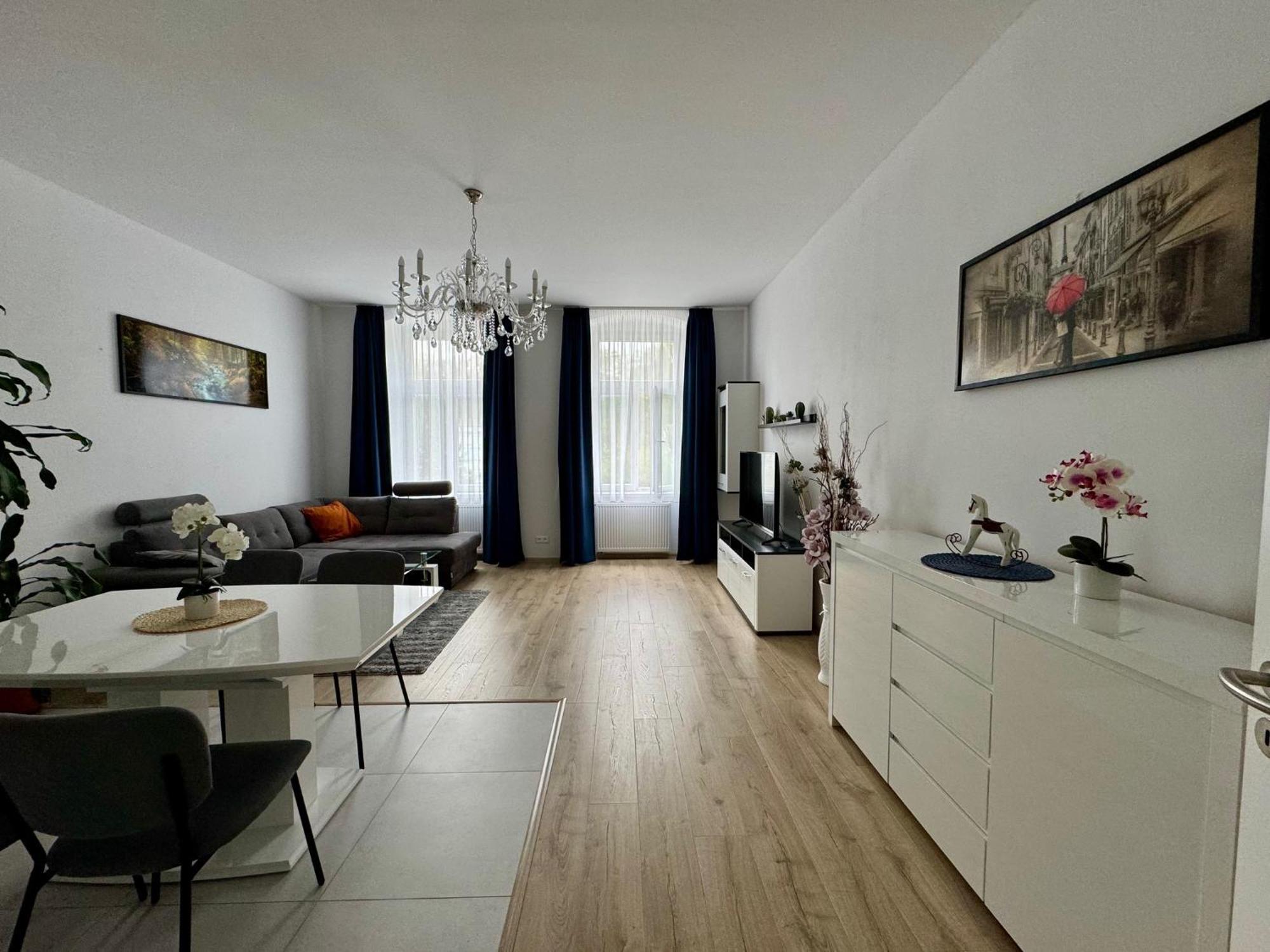 Top Class Apartments In Carlsbad การ์โลวีวารี ภายนอก รูปภาพ